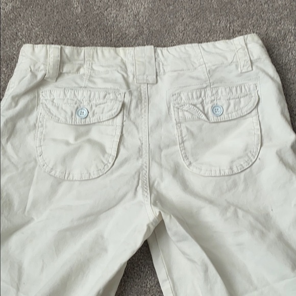 WOMENS SIZE 4 WHITE AMERICAN EAGLE SHORTS - Picture 3 of 3